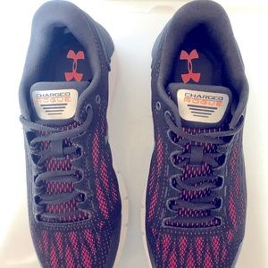 Women’s Under Armour tennis shoes